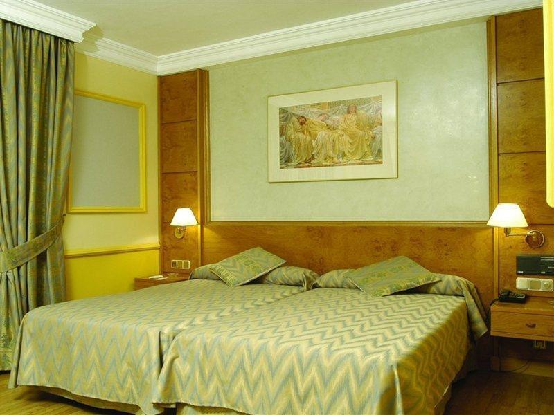 Hotel San Anton Granada Oda fotoğraf